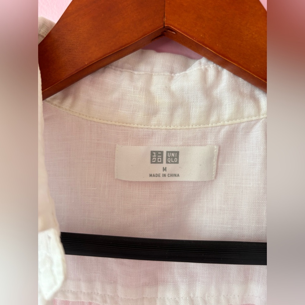 Uniqlo linen sleeveless top - Picture 5 of 9